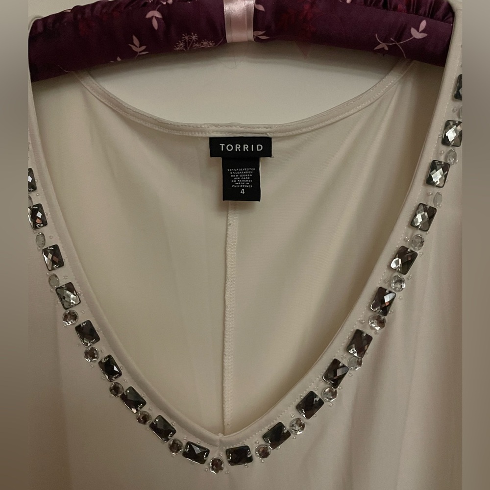 Torrid Cream Cold Shoulder Embellished Women's Top Plus Size 4 - Picture 3 of 6